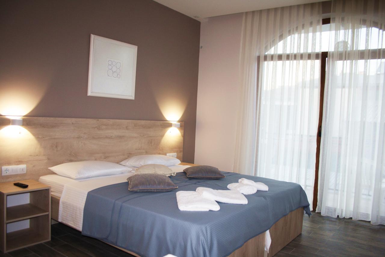 Art Blue Apartments Ohrid Bagian luar foto